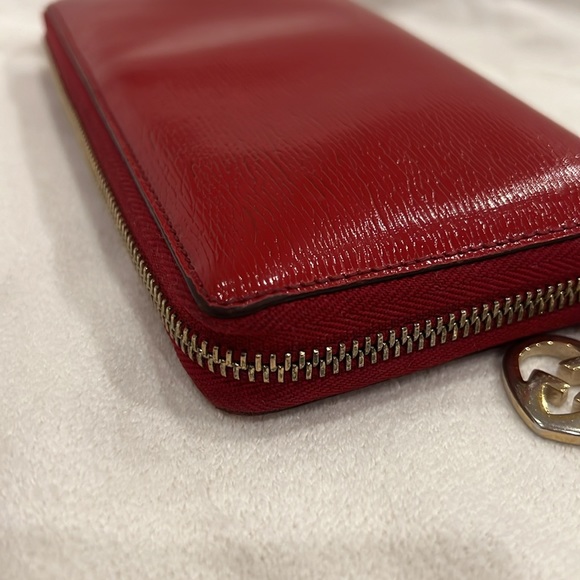Authentic Gucci Interlocking Heart Zip Wallet - Picture 6 of 11